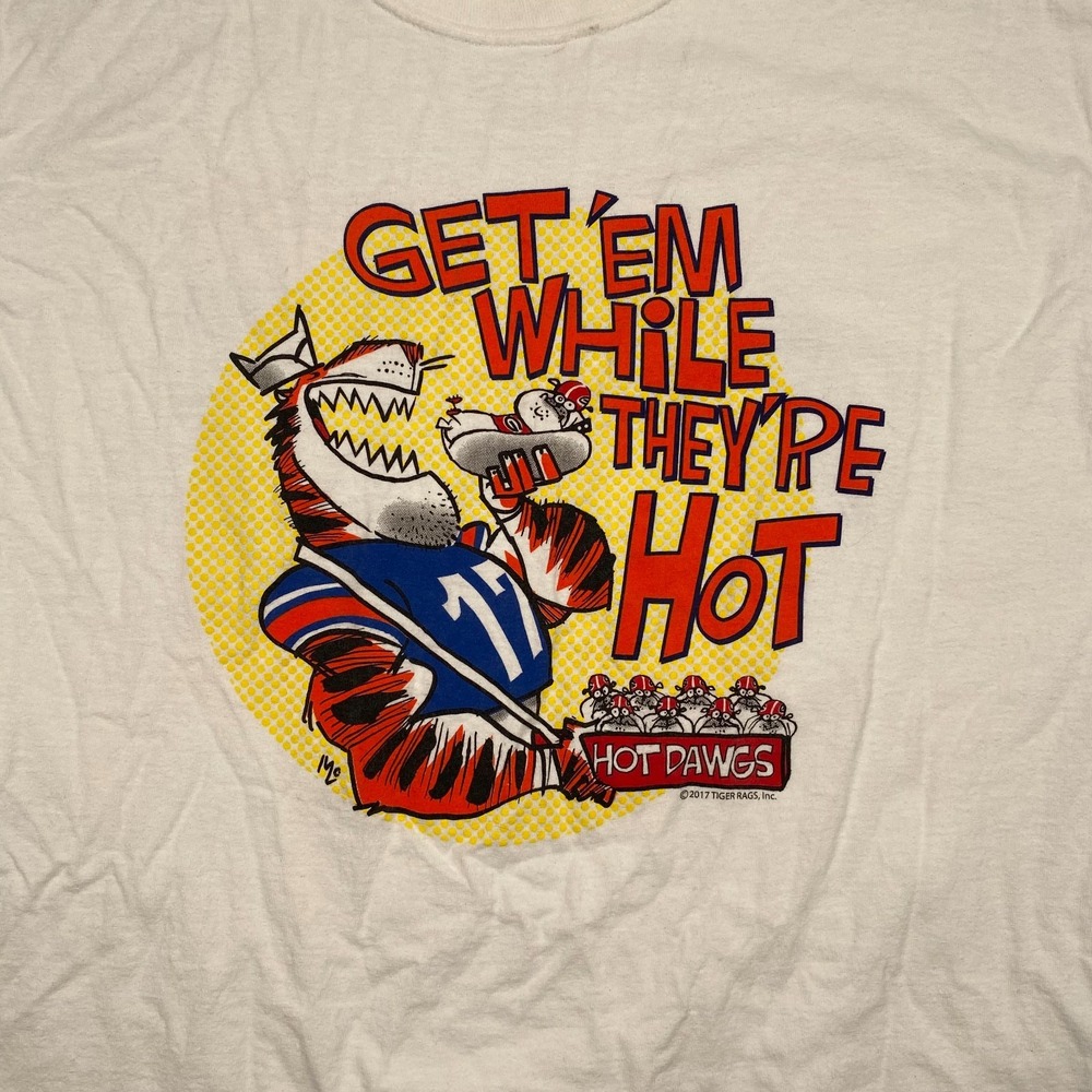 Hot Dawgs "Get 'Em While They're Hot" Auburn vs‎ Georgia 4-0-17 Long Sleeve L